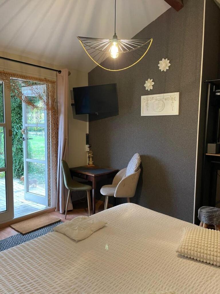 Gite Et Studios Les Barongeres Farges-les-Chalon Exterior photo